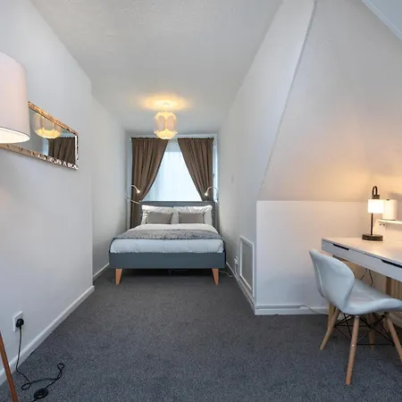 Spacious Apartment With Free Parking Weymouth Exterior photo